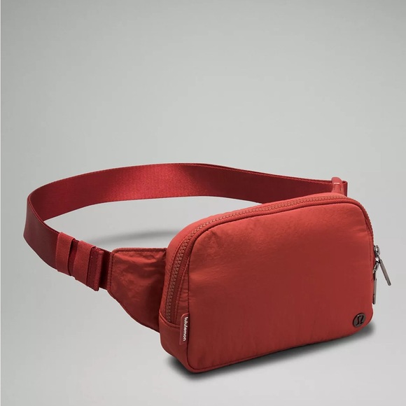 Lululemon Everywhere Belt Bag Large with Long Strap 2L- Magma - Picture 7 of 9